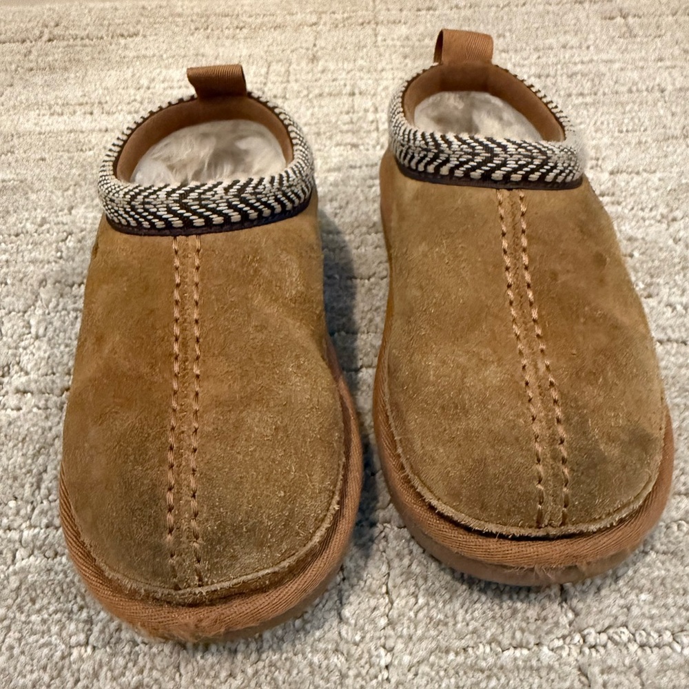 Koolaburra Tan Kids Burree shoes size 12 toddler **see pictures** - Picture 2 of 7